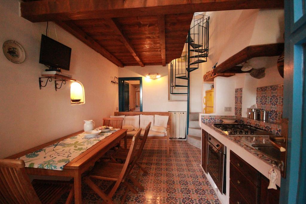 La Casa Di Via Lungomare Villa Santa Marina Salina Exteriör bild